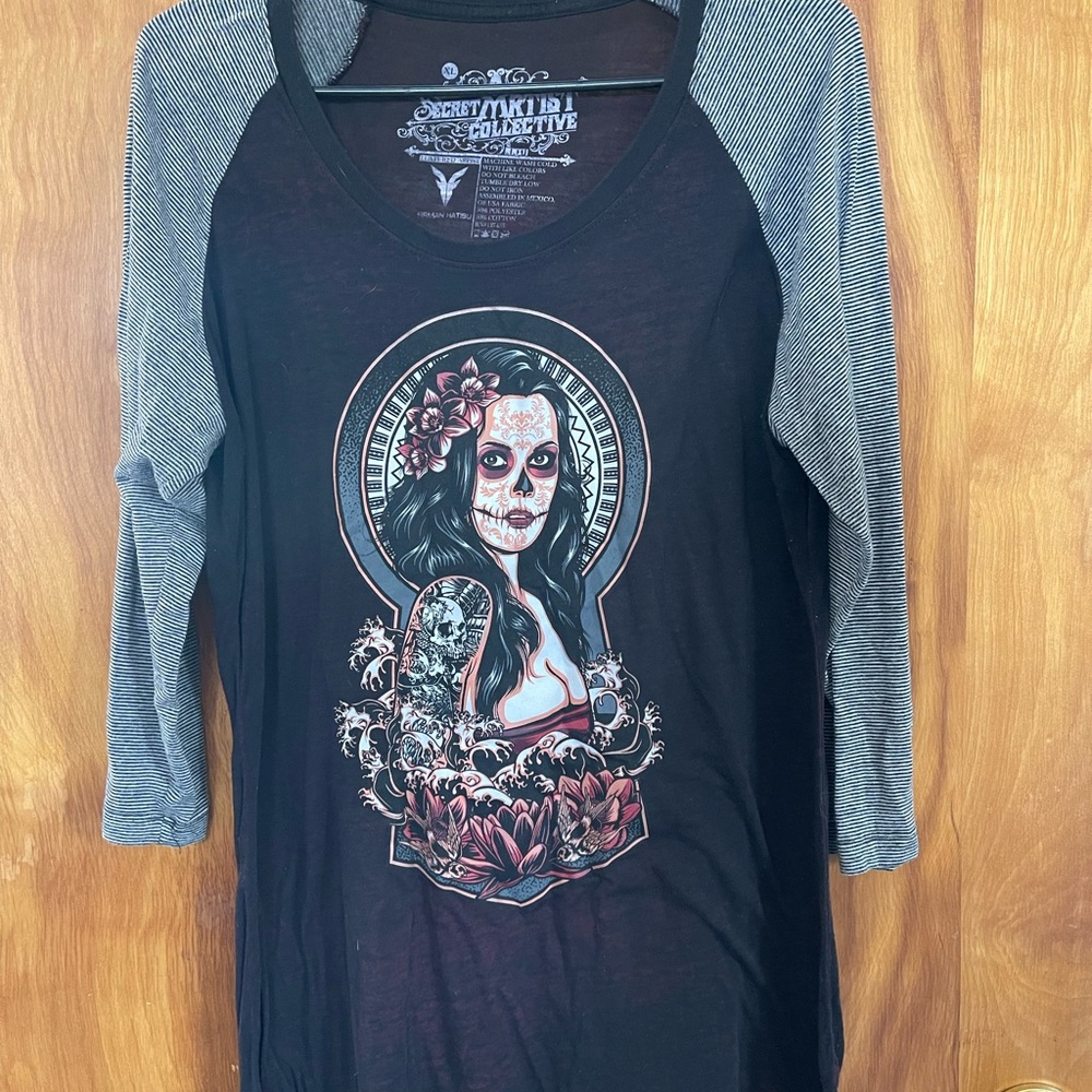 Secret Artist Tee